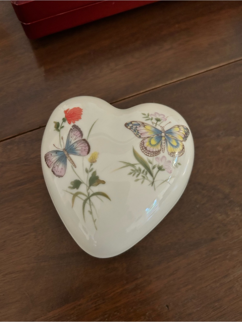 Heart-Shaped Porcelain Trinket Box with Butterfly Floral Design - White